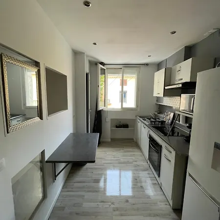Dans Le Village A La Nouvelle Apartmán *