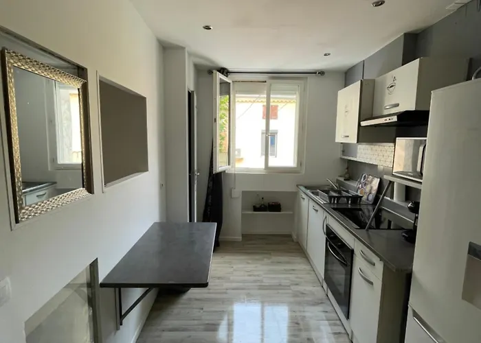 Dans Le Village A La Nouvelle Apartmán *